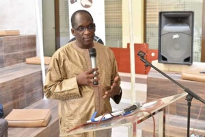 Abdoulaye Diouf Sarr, ministre de la Santé et de l'Action sociale Abdoulaye Diouf Sarr, ministre de la Santé et de l'Action sociale