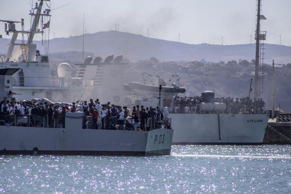 En Sicile, des dizaines de migrants bravent la quarantaine