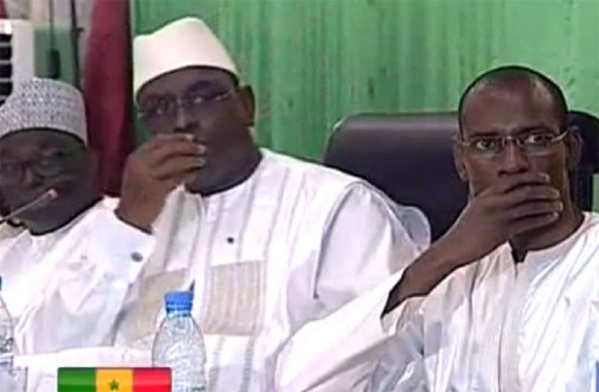Le Président Macky Sall et son ministre des Finances Abdoulaye Daouda Diallo (au 1er plan)