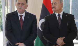 el-Sarraj (g.) et Haftar el-Sarraj (g.) et Haftar