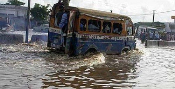 Inondations : C'est le chaos partout mais « tout le monde savait (car) la météo n’a cessé d’avertir » Inondations : C'est le chaos partout mais « tout le monde savait (car) la météo n’a cessé d’avertir »