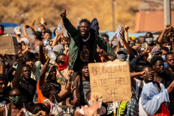 Grèce : des manifestations de migrants sans abri à Lesbos Grèce : des manifestations de migrants sans abri à Lesbos