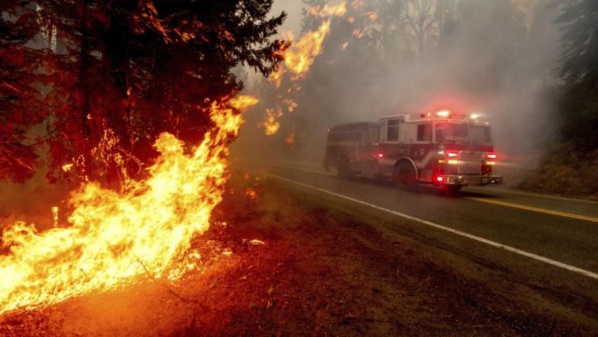 États-Unis : évacuations massives face aux incendies sur la côte Ouest, 15 personnes tuées