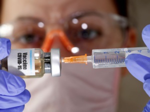 Coronavirus: Accord entre l'UE et Sanofi-GSK sur la fourniture d'un vaccin