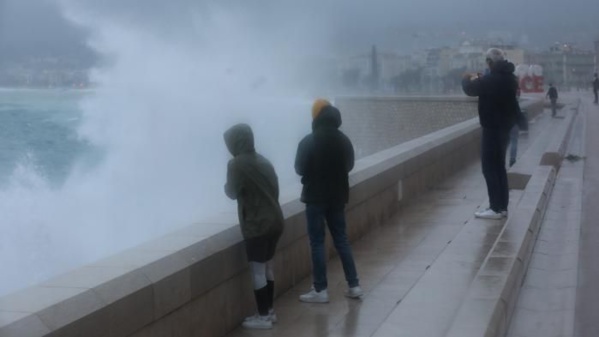 "Désastre sans précédent" dans les Alpes-Maritimes, au moins huit disparus