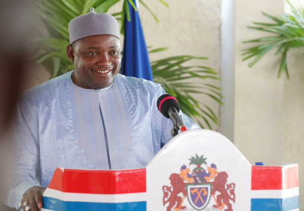 Nouvelle Constitution : l’Union européenne met en demeure le Président Adama Barrow Nouvelle Constitution : l’Union européenne met en demeure le Président Adama Barrow
