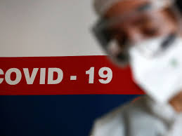 Un rapport sur la gestion du COVID-19 critique avec le gouvernement français