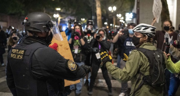 Etats-Unis : la police tue un homme noir, nuit de violences à Philadelphie