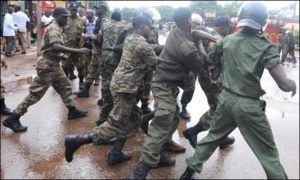 La Cédéao condamne la Guinée pour la répression meurtrière d'une manifestation La Cédéao condamne la Guinée pour la répression meurtrière d'une manifestation