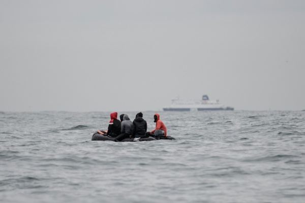 Quarante-cinq migrants dont des enfants secourus en mer