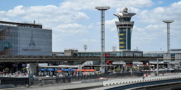 Des migrants «clandestins» voyageant en jet privé interpellés à Orly