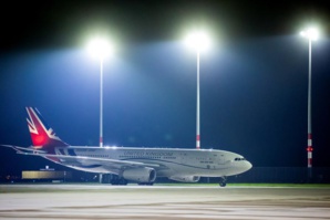 La suspension des vols vers le Royaume-Uni accroit la tourmente dans le transport aérien La suspension des vols vers le Royaume-Uni accroit la tourmente dans le transport aérien