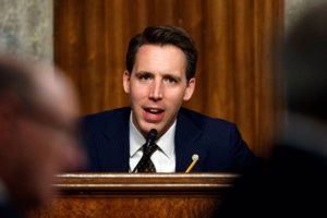 Le sénateur républicain Josh Hawley