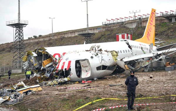 Catastrophes aériennes: près de 300 morts en 2020 Catastrophes aériennes: près de 300 morts en 2020