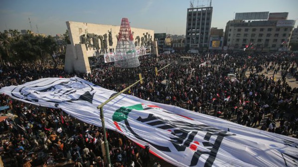 Des milliers d’Irakiens conspuent l’Amérique, un an après la mort de Soleimani Des milliers d’Irakiens conspuent l’Amérique, un an après la mort de Soleimani