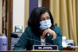 Pramila Jayapal, l'une des 2 Représentantes démocrates contaminées Pramila Jayapal, l'une des 2 Représentantes démocrates contaminées