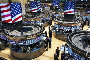Wall Street balaie les troubles politiques et envisage un rebond économique Wall Street balaie les troubles politiques et envisage un rebond économique