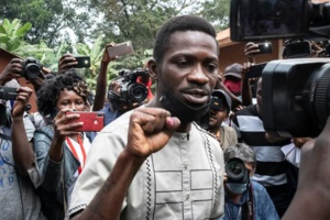 Présidentielle ougandaise : Bobi Wine dénonce "des fraudes et des violences" Présidentielle ougandaise : Bobi Wine dénonce "des fraudes et des violences"