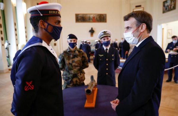 Macron annonce un «ajustement» des troupes françaises au Sahel Macron annonce un «ajustement» des troupes françaises au Sahel
