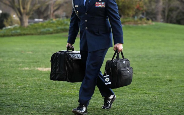 Trump absent, transfert en deux temps des codes nucléaires