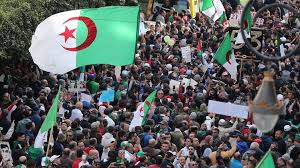 En Algérie, 3 jeunes militants, dont « le poète du Hirak », condamnés