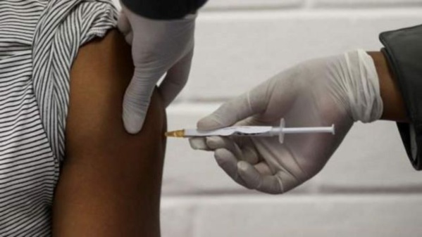COVID-19 : L’Afrique accélère dans la course mondiale aux vaccins