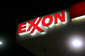 Pétrole : la pandémie pousse Exxon à une perte annuelle historique de 20 milliards de dollars