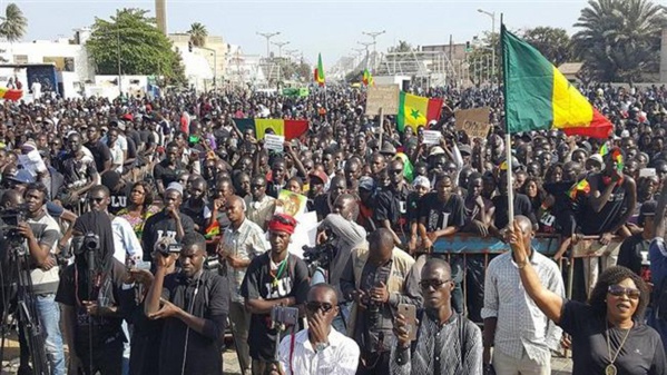 Le M2D reporte sa manifestation du samedi 13 sur demande de Serigne Mountakha Mbacké et lui transmet un mémorandum en 10 points Le M2D reporte sa manifestation du samedi 13 sur demande de Serigne Mountakha Mbacké et lui transmet un mémorandum en 10 points