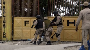 Haïti : sous la pression d’un syndicat de police, un commissariat de la capitale libère 4 agents incarcérés