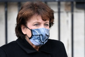 Covid-19 : la ministre française de la Culture Roselyne Bachelot hospitalisée SOUS "OXYGÉNOTHÉRAPIE RENFORCÉE"