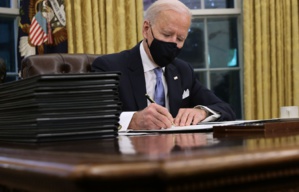 Joe Biden signant en janvier dernier le retour des USA à l'accord sur le climat Joe Biden signant en janvier dernier le retour des USA à l'accord sur le climat
