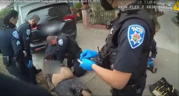 États-Unis : Un homme meurt, plaqué au sol par des policiers