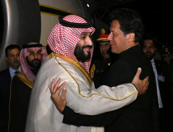 Le prince hériter saoudien MBS (g) et le premier ministre pakistanais Imre Khan Le prince hériter saoudien MBS (g) et le premier ministre pakistanais Imre Khan