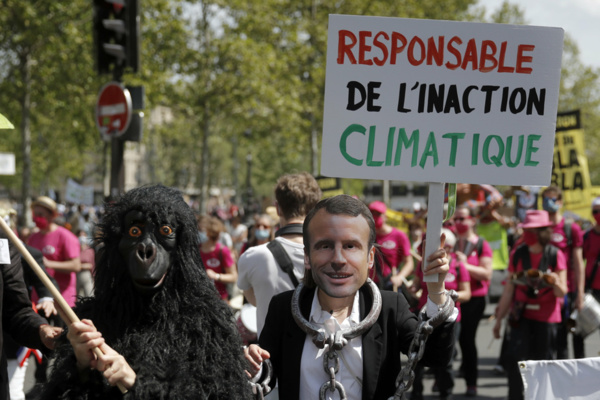 ENVIRONNEMENT: Des milliers de Français réclament une loi sur le climat plus ambitieuse ENVIRONNEMENT: Des milliers de Français réclament une loi sur le climat plus ambitieuse