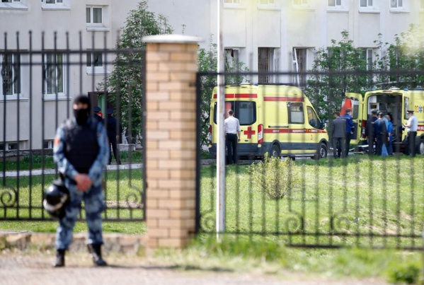 Fusillade en Russie : Neuf morts et une vingtaine blessées dans une école de Kazan Fusillade en Russie : Neuf morts et une vingtaine blessées dans une école de Kazan