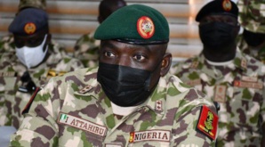 le lieutenant-général Ibrahim Attahiru
