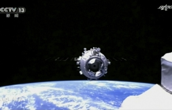 ESPACE : Le vaisseau habité Shenzou-12 s’est arrimé à la station spatiale chinoise
