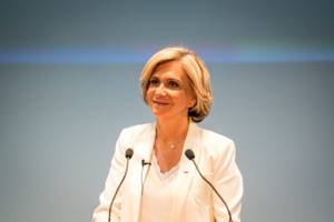 Valérie Pécresse, présidente sortante de la région Île de France largement en tête au 1er tour. Valérie Pécresse, présidente sortante de la région Île de France largement en tête au 1er tour.