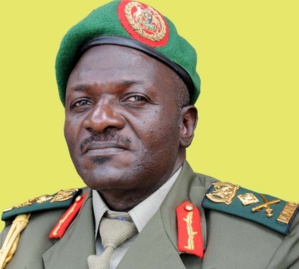 Le général Edward Katumba Wamala Le général Edward Katumba Wamala