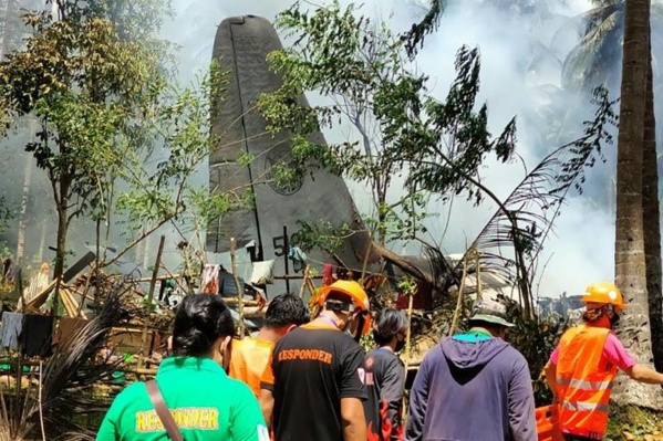 PHILIPPINES: le bilan de l’accident d’un avion militaire s’élève à 45 morts (armée)