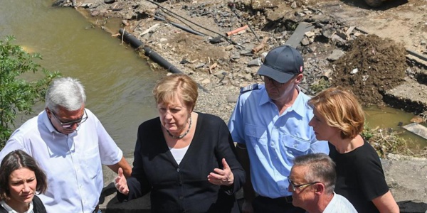 L’Allemagne dévastée : Angela Merkel a du mal à trouver ses mots face à la situation L’Allemagne dévastée : Angela Merkel a du mal à trouver ses mots face à la situation
