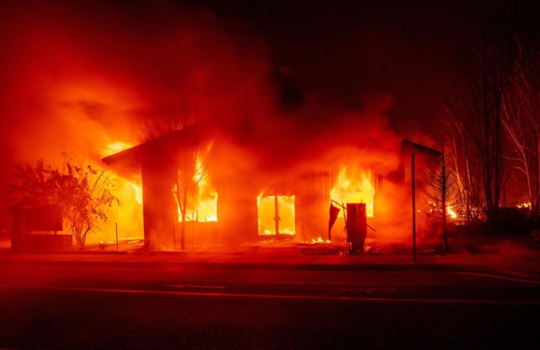 Californie : la petite ville de Greenville engloutie par les flammes du Dixie Fire