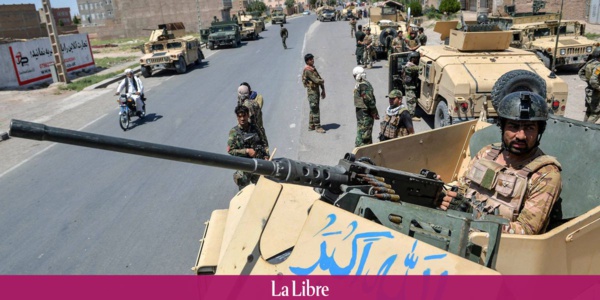 Afghanistan : Les talibans contrôlent cinq capitales régionales