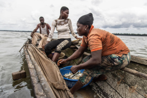 Dans le delta du Niger, les géants pétroliers laissent “un champ de ruines” derrière eux Dans le delta du Niger, les géants pétroliers laissent “un champ de ruines” derrière eux