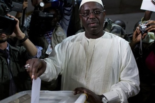 Le Président Macky Sall, un jour de vote
