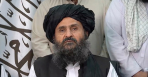 Le cofondateur des talibans à Kaboul où l’évacuation se poursuit