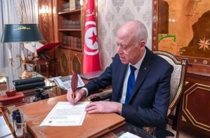 Tunisie : le président Saïed prolonge "jusqu'à nouvel ordre" le gel du Parlement Tunisie : le président Saïed prolonge "jusqu'à nouvel ordre" le gel du Parlement