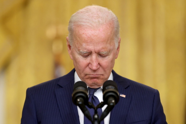Attaques à l’aéroport de Kaboul - JOE BIDEN : « Nous vous pourchasserons et nous vous ferons payer » Attaques à l’aéroport de Kaboul - JOE BIDEN : « Nous vous pourchasserons et nous vous ferons payer »