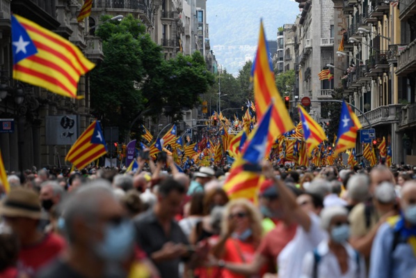 Indépendantisme : les Catalans dans la rue avant des négociations avec Madrid Indépendantisme : les Catalans dans la rue avant des négociations avec Madrid
