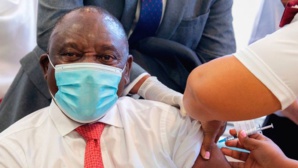 Le Président Ramaphosa lors de sa vaccination Le Président Ramaphosa lors de sa vaccination